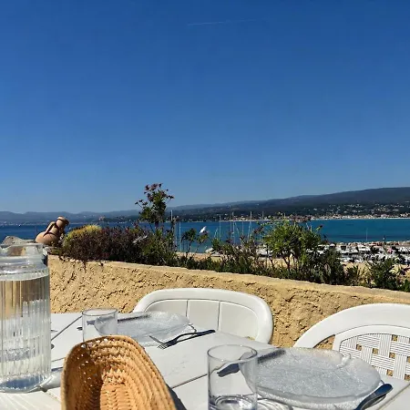 With Stunning Sea Views Appartement Les Lecques